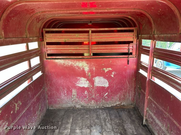 image for item KL9032 1974 Supreme  livestock trailer