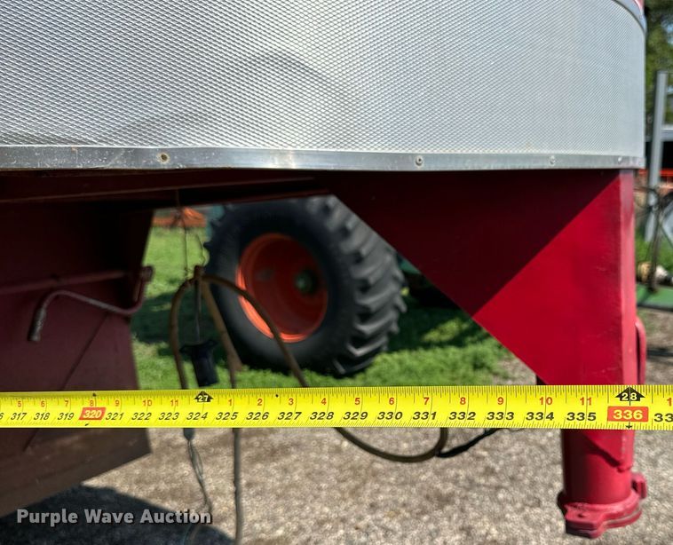 image for item KL9032 1974 Supreme  livestock trailer