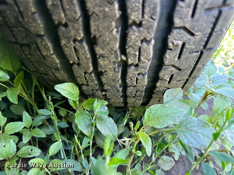 image for item KL9032 1974 Supreme  livestock trailer