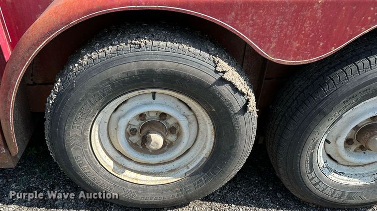 image for item KL9032 1974 Supreme  livestock trailer