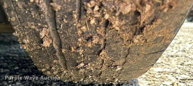 image for item KL9032 1974 Supreme  livestock trailer