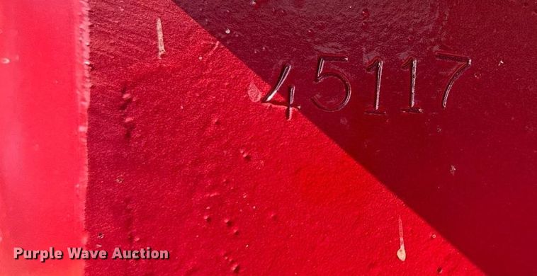 image for item KL9032 1974 Supreme  livestock trailer