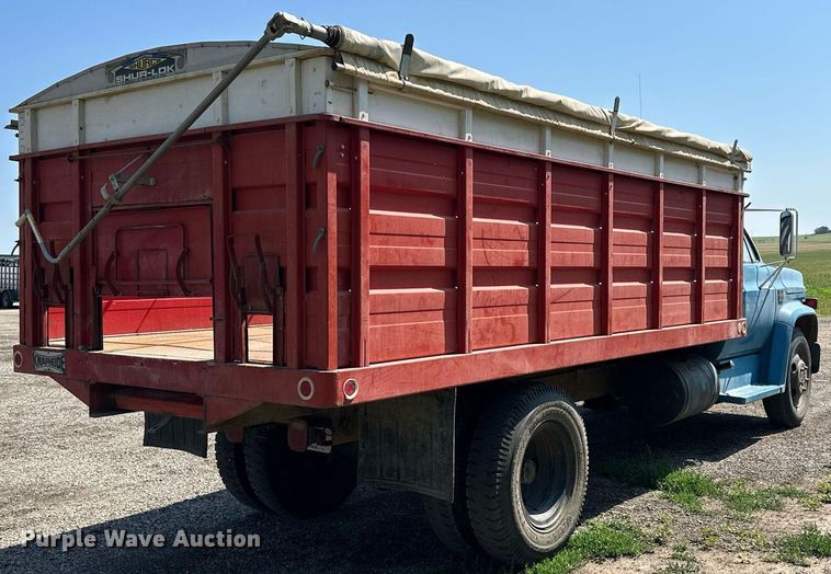 image for item KL9033 1974 Chevrolet  C60 grain truck