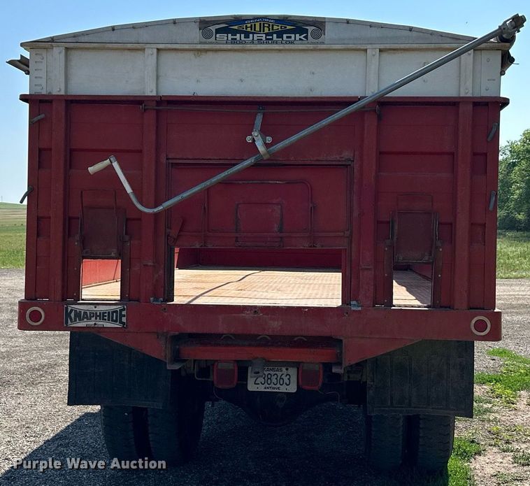 image for item KL9033 1974 Chevrolet  C60 grain truck