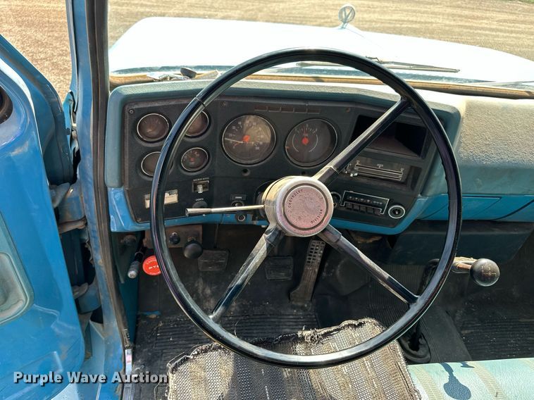 image for item KL9033 1974 Chevrolet  C60 grain truck