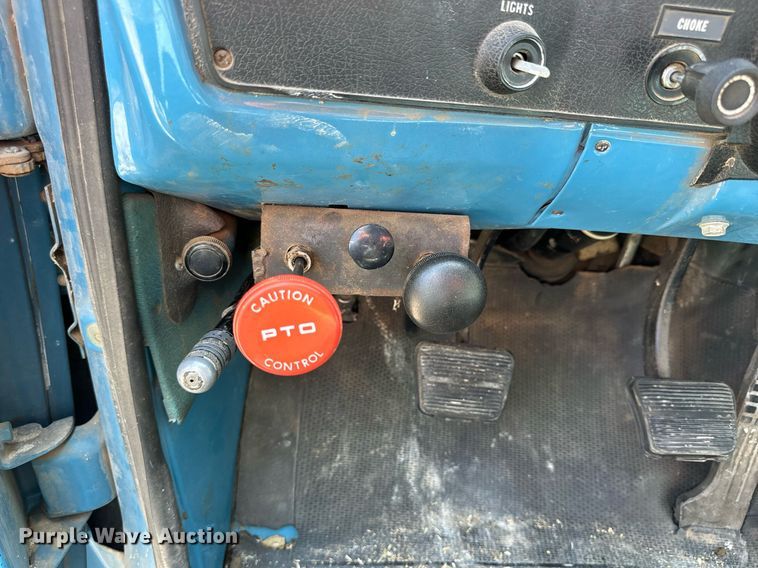 image for item KL9033 1974 Chevrolet  C60 grain truck