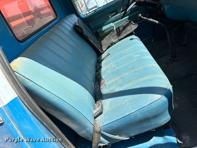 image for item KL9033 1974 Chevrolet  C60 grain truck