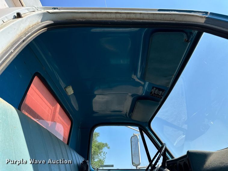 image for item KL9033 1974 Chevrolet  C60 grain truck