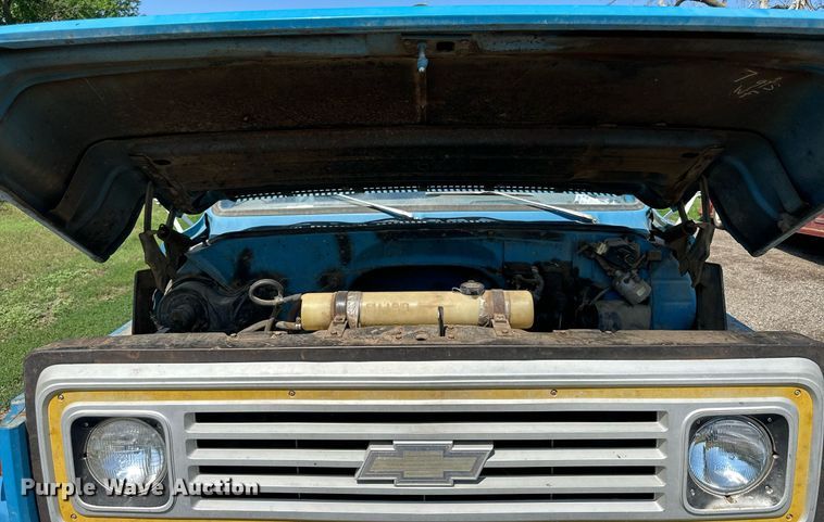 image for item KL9033 1974 Chevrolet  C60 grain truck