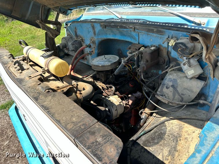 image for item KL9033 1974 Chevrolet  C60 grain truck