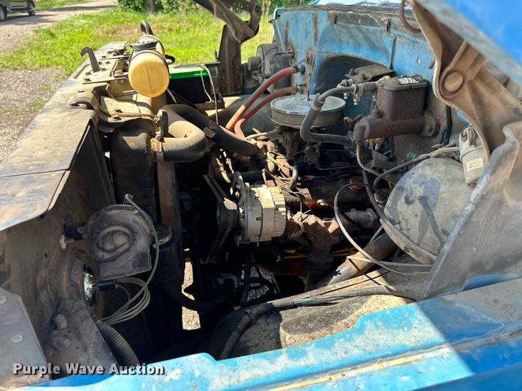 image for item KL9033 1974 Chevrolet  C60 grain truck