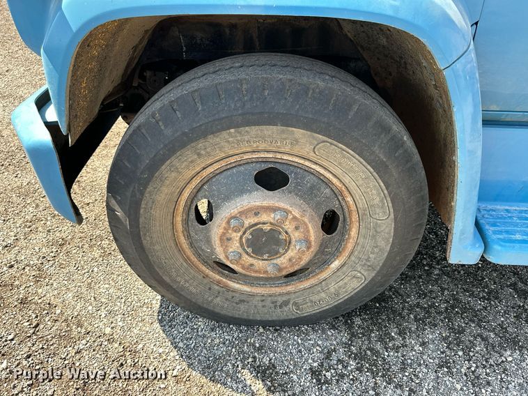 image for item KL9033 1974 Chevrolet  C60 grain truck