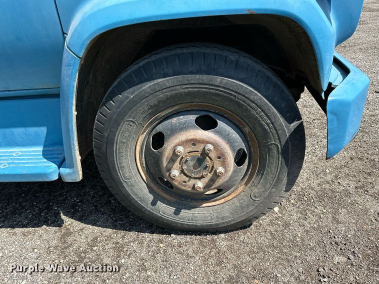 image for item KL9033 1974 Chevrolet  C60 grain truck