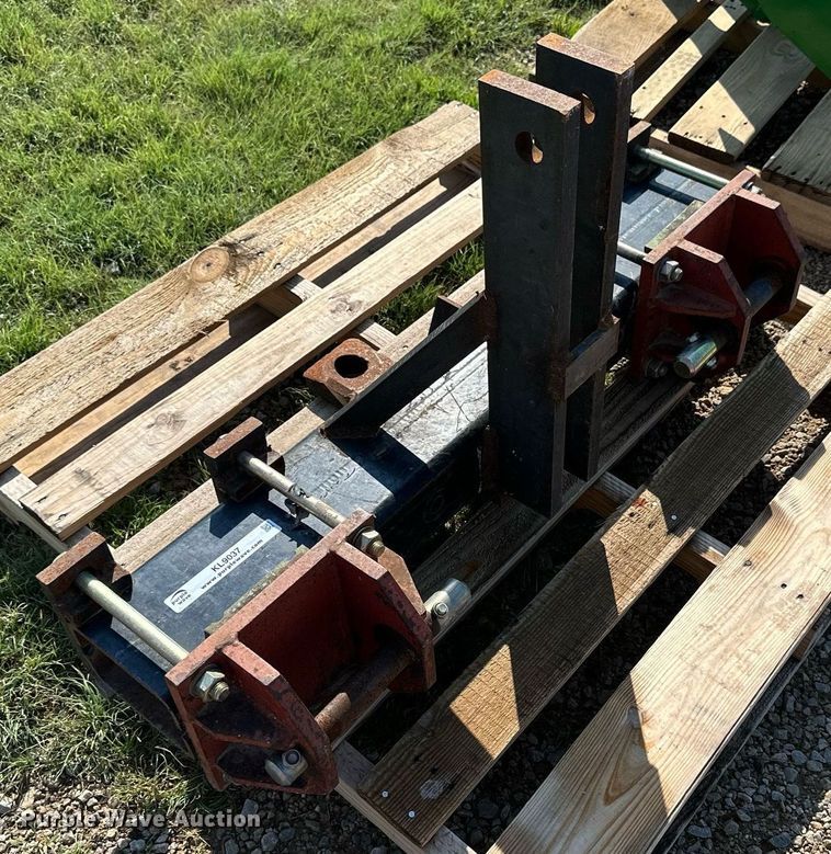 image for item KL9037 Three point to pin hitch adapter