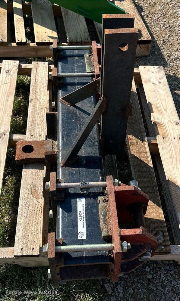 image for item KL9037 Three point to pin hitch adapter