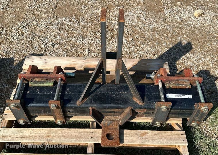 image for item KL9037 Three point to pin hitch adapter