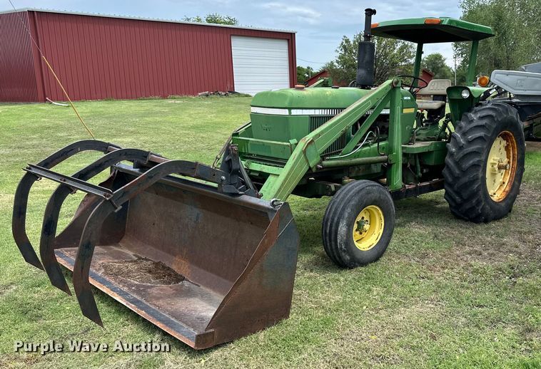 image for item KL9042 John Deere 2940  tractor