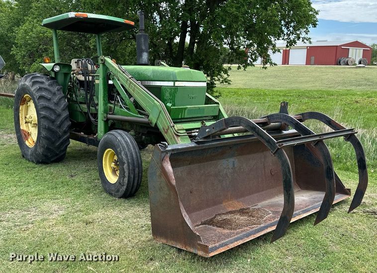 image for item KL9042 John Deere 2940  tractor