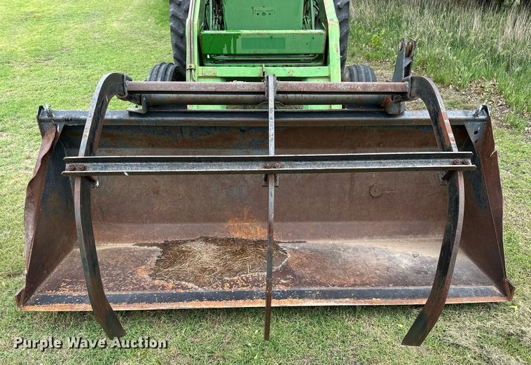 image for item KL9042 John Deere 2940  tractor