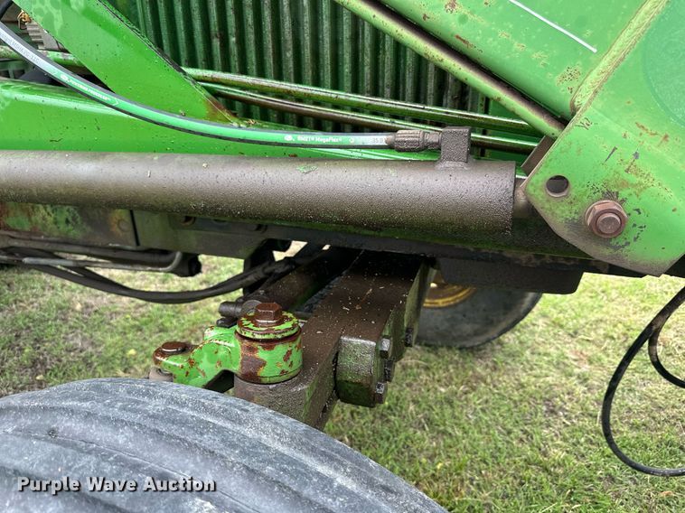 image for item KL9042 John Deere 2940  tractor