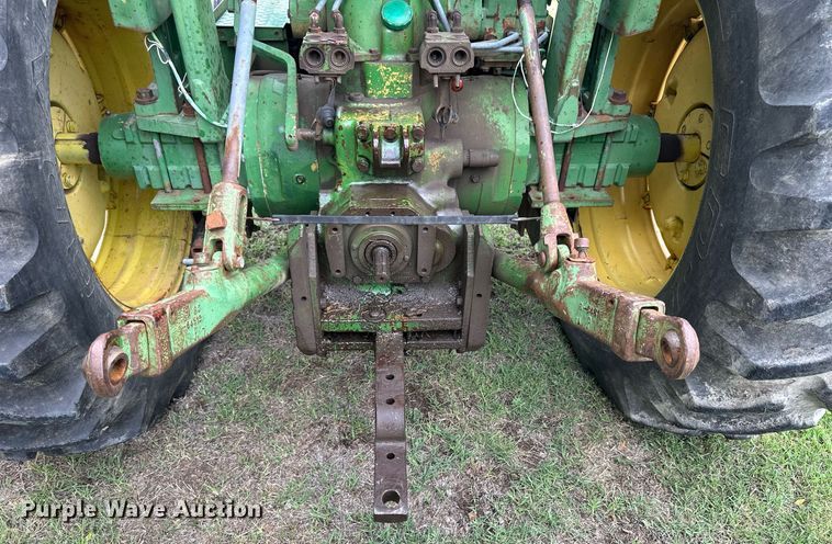 image for item KL9042 John Deere 2940  tractor