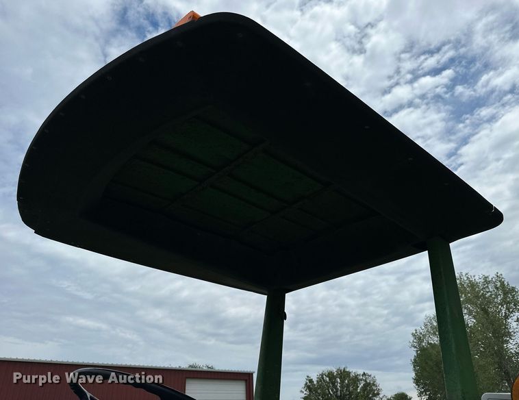 image for item KL9042 John Deere 2940  tractor