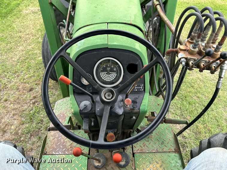 image for item KL9042 John Deere 2940  tractor