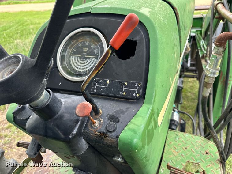 image for item KL9042 John Deere 2940  tractor