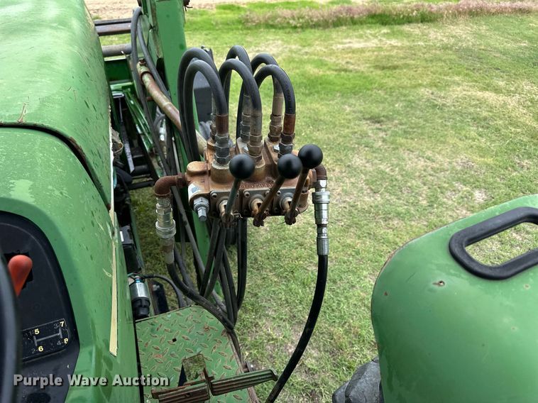 image for item KL9042 John Deere 2940  tractor