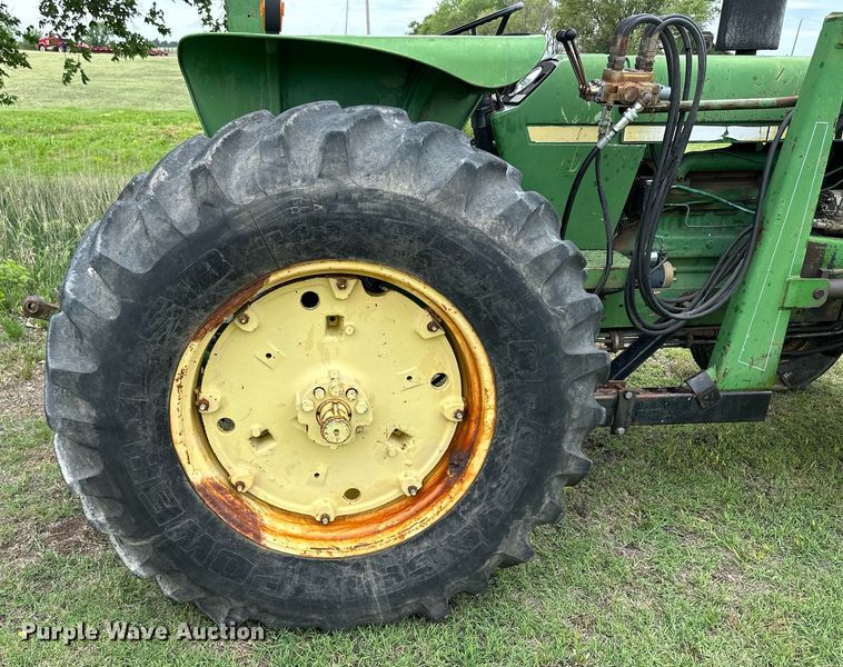 image for item KL9042 John Deere 2940  tractor