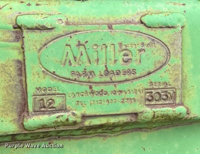 image for item KL9042 John Deere 2940  tractor