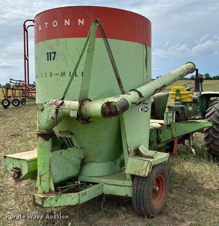 image for item KL9045 Owatonna 117  feed mixer