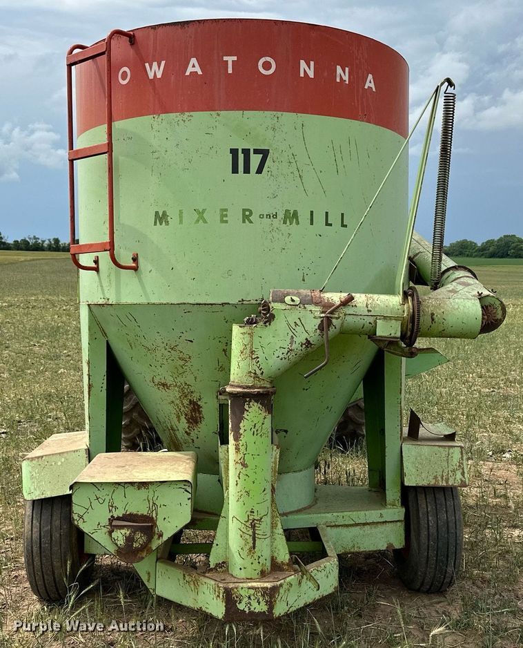 image for item KL9045 Owatonna 117  feed mixer