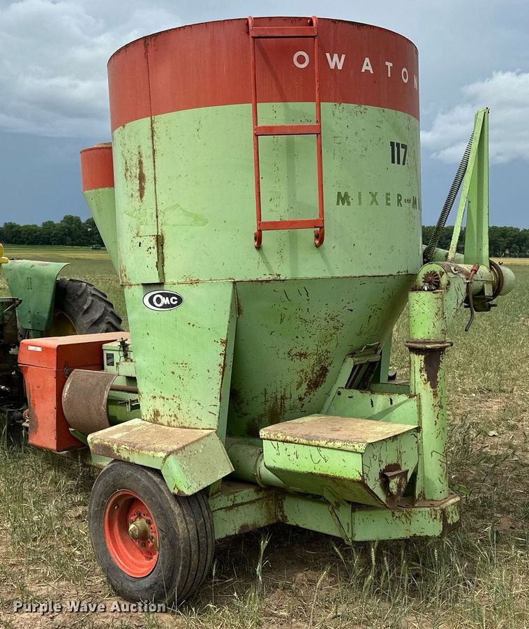 image for item KL9045 Owatonna 117  feed mixer