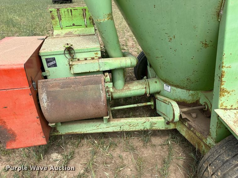 image for item KL9045 Owatonna 117  feed mixer