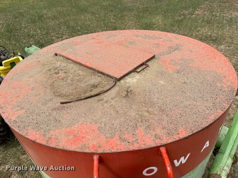 image for item KL9045 Owatonna 117  feed mixer