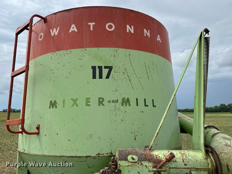 image for item KL9045 Owatonna 117  feed mixer