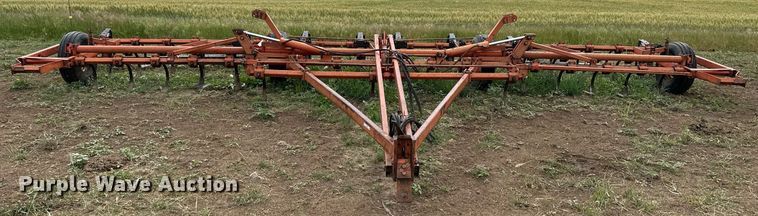 image for item KL9046 Allis Chalmers 1300  field cultivator