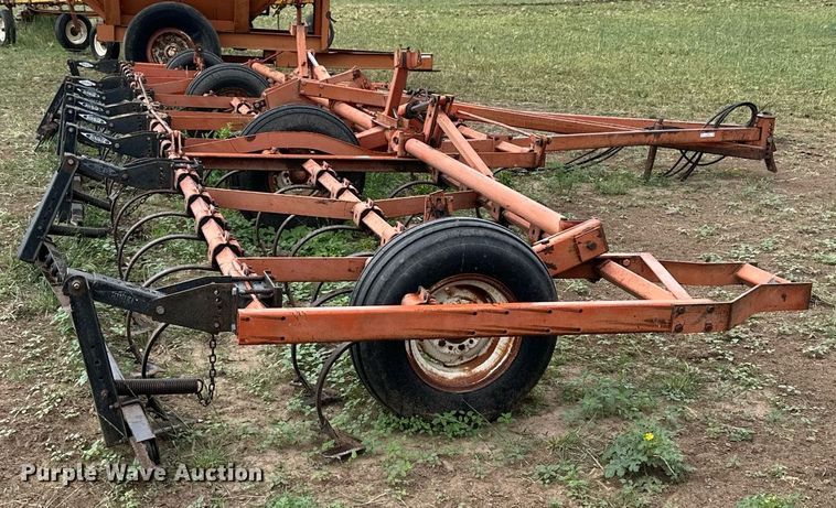 image for item KL9046 Allis Chalmers 1300  field cultivator