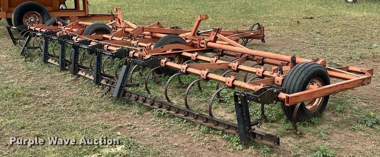 image for item KL9046 Allis Chalmers 1300  field cultivator