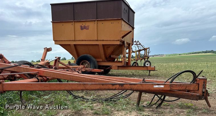 image for item KL9046 Allis Chalmers 1300  field cultivator