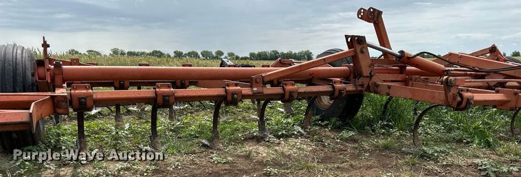 image for item KL9046 Allis Chalmers 1300  field cultivator