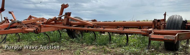 image for item KL9046 Allis Chalmers 1300  field cultivator