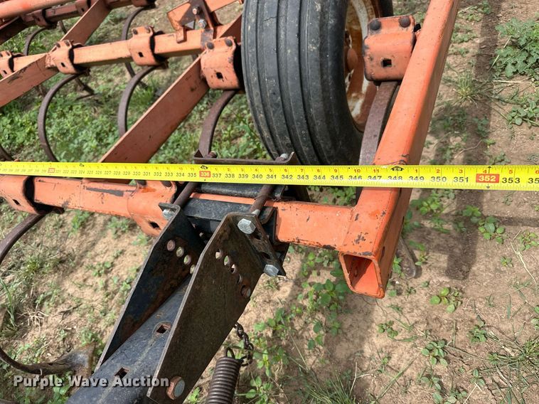 image for item KL9046 Allis Chalmers 1300  field cultivator