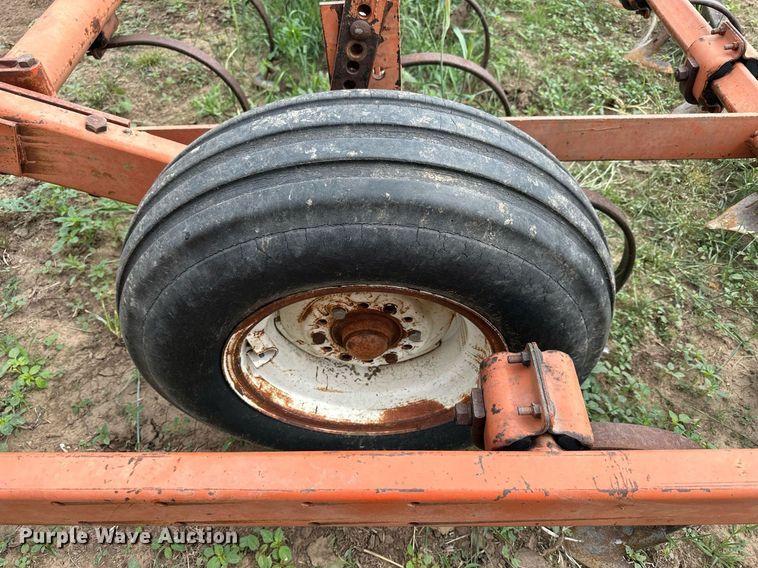 image for item KL9046 Allis Chalmers 1300  field cultivator