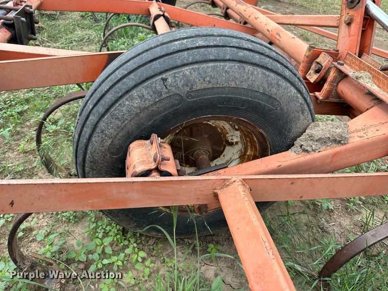 image for item KL9046 Allis Chalmers 1300  field cultivator