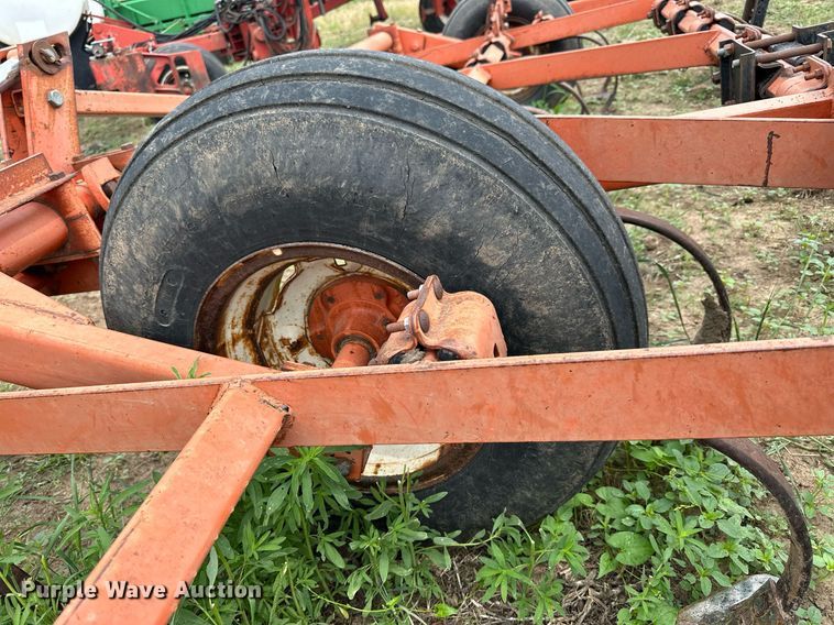 image for item KL9046 Allis Chalmers 1300  field cultivator