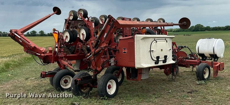 image for item KL9047 International 800 Cyclo Air  planter