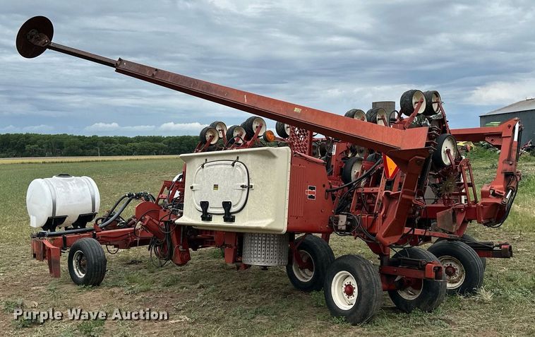 image for item KL9047 International 800 Cyclo Air  planter