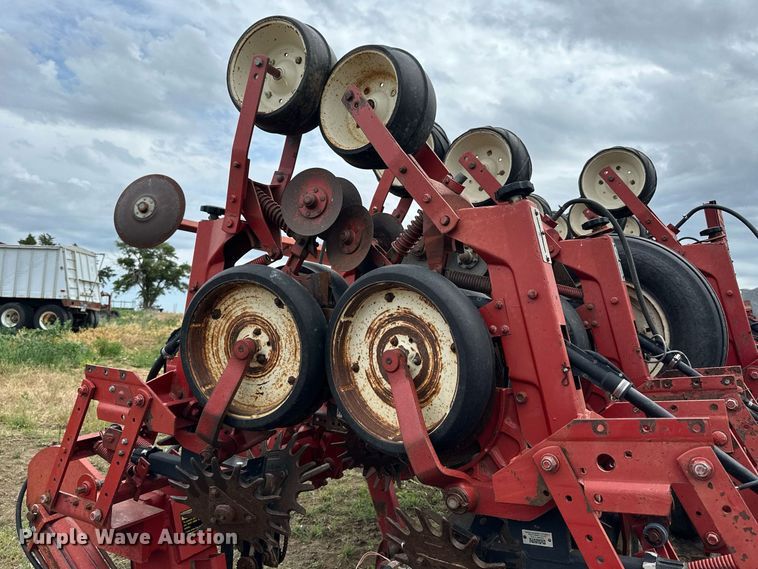image for item KL9047 International 800 Cyclo Air  planter